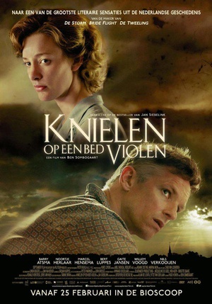 ڸ׵Ļ԰ Knielen op een bed Violen